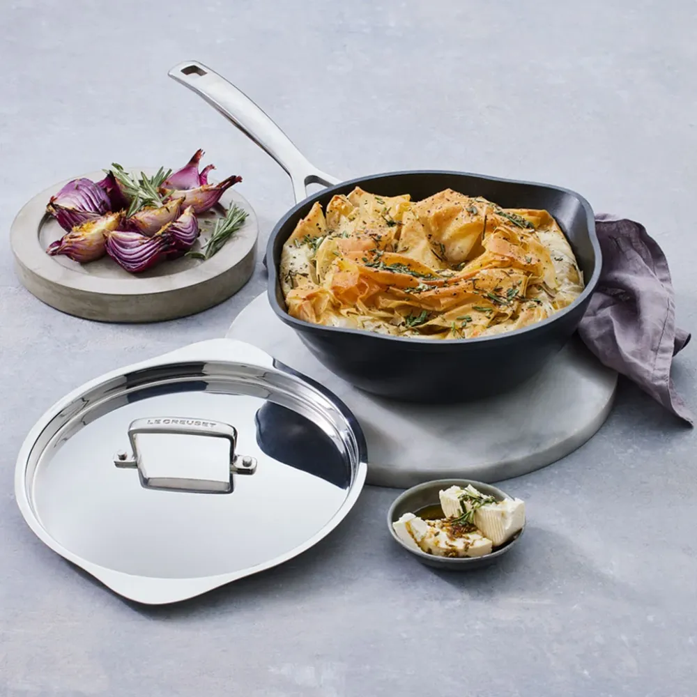 Padella con versatore e coperchio acciaio Chef Pro Le Creuset