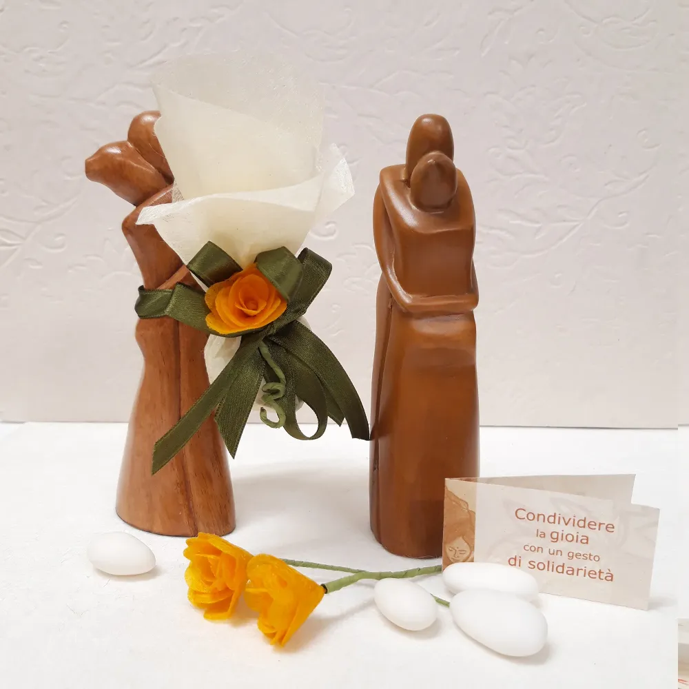 BOMBONIERA SOLIDALE MATRIMONIO STATUINA INNAMORATI | COD B30