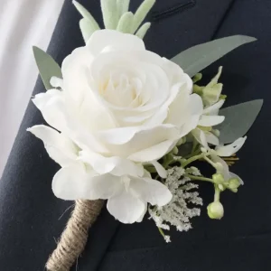 Boutonnière di rosa artificiale per matrimonio foresta