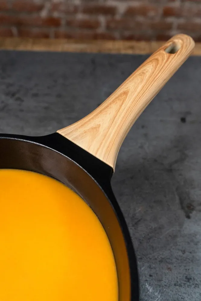 Casseruola Nera Con Manico Legno