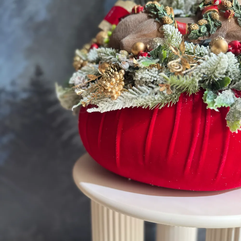 Fiori di Lena Pouf Centrotavola con Renna e Decori Natalizi H75