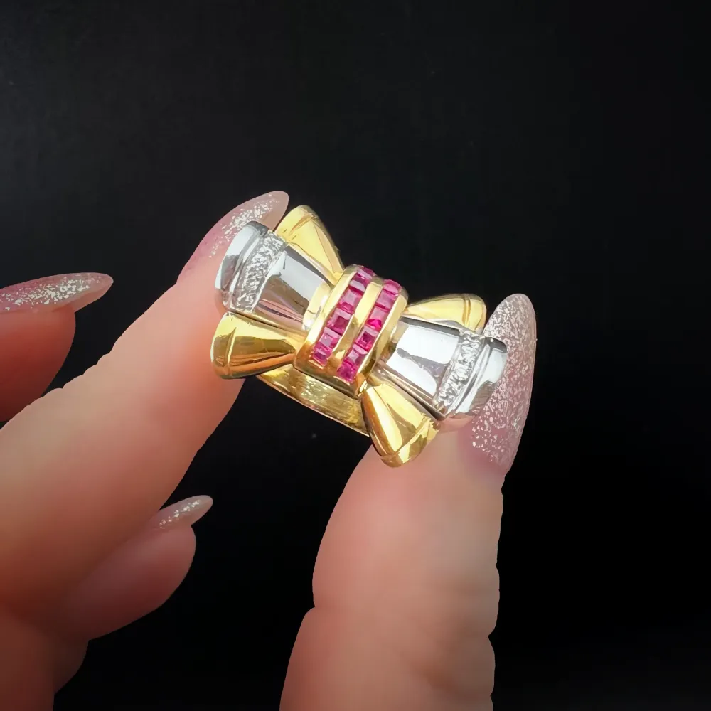 Grande anello fiocco vintage anni ’80 oro massiccio 18 carati con rubini e diamanti