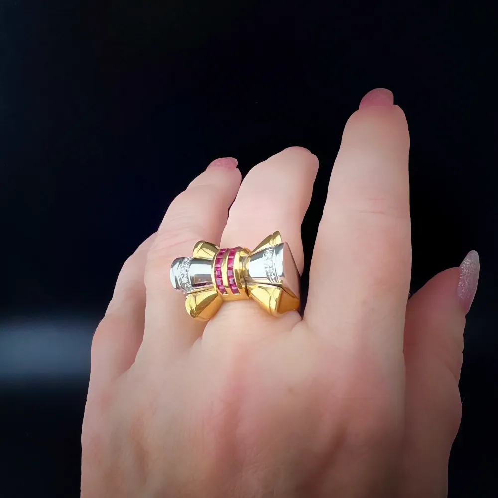 Grande anello fiocco vintage anni ’80 oro massiccio 18 carati con rubini e diamanti