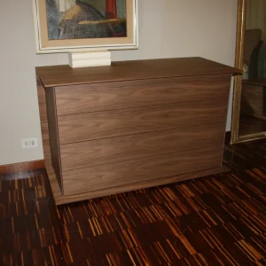 Gruppo Max Comò e Comodini La Falegnami Design Armonioso e Qualità del Legno