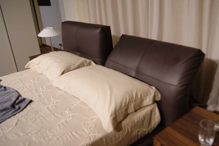 Letto matrimoniale "Jenny" Ebano Falegnameria 1946 prezzo scontato
