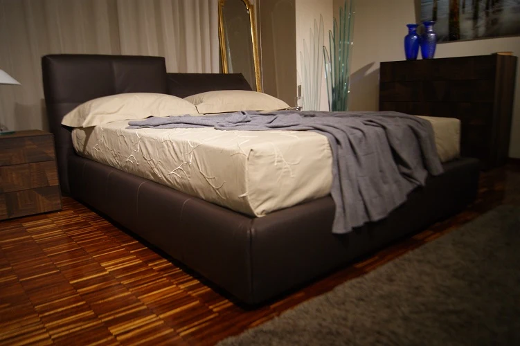 Letto matrimoniale "Jenny" Ebano Falegnameria 1946 prezzo scontato