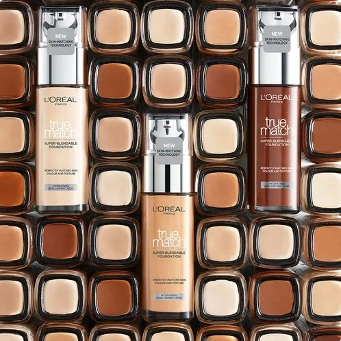 L'Oréal Kit Accord Parfait | Fondotinta Fluido 5R/5C + Correttore 4N, Acido Ialuronico, Idratazione 24H
