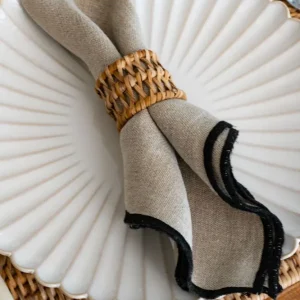 Portatovaglioli rattan con design intrecciato
