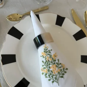 Portatovaglioli resina bianca e nera