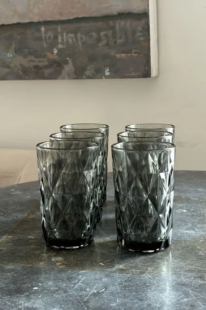 Set di 6 bicchieri alti grigi dal design rombo