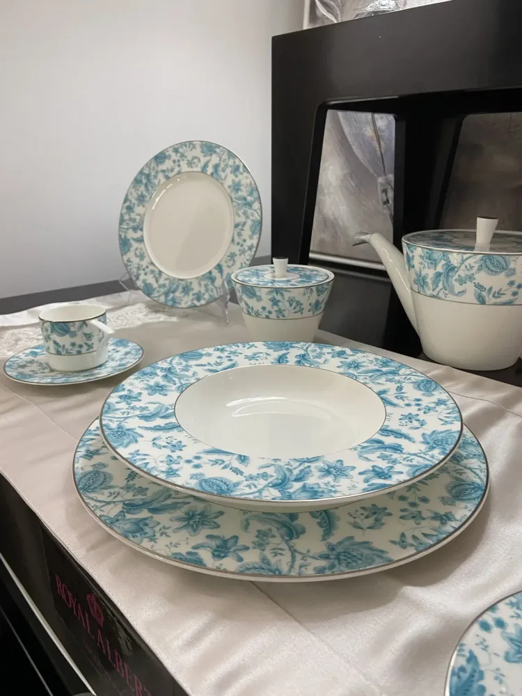 Set Servizio da Tavola di Livellara mod. Mikasa e Servizio di Bicchieri Tp Cristal