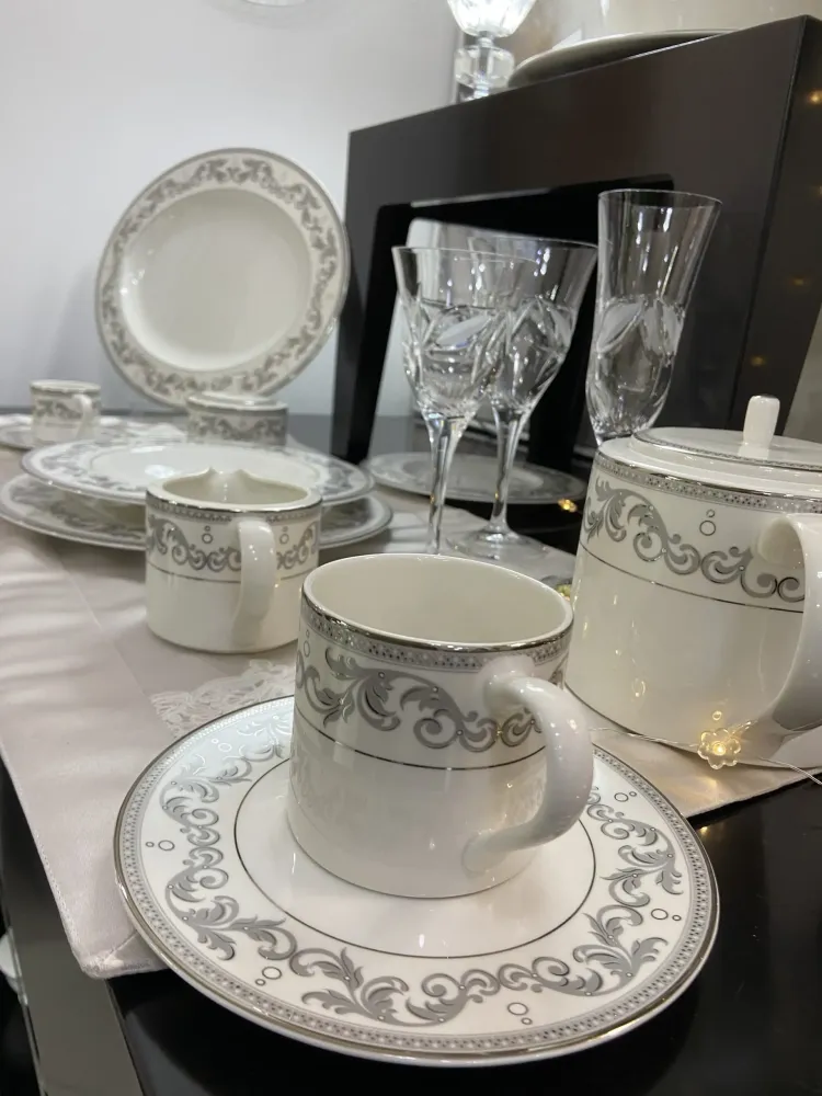 Set tavola completo Piatti Livellara Royal Palais 93 Pezzi + Bicchieri TP Cristal 38 Pezzi– porcellana e cristallo elegante