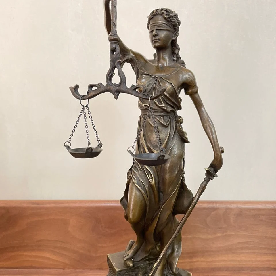 Statua della Giustizia - Themis - bronzo 34 cm
