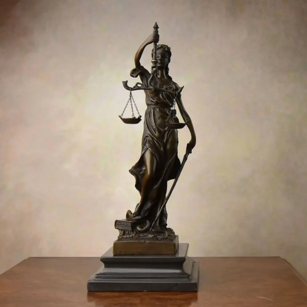 Statua della Giustizia - Themis - bronzo 34 cm