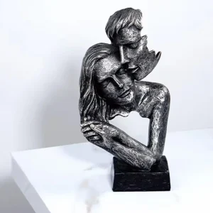 Statua di design coppia abbracciata 29 cm