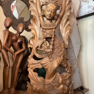 Statua Donna Balinese