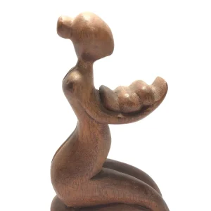 Statua la maternità legno