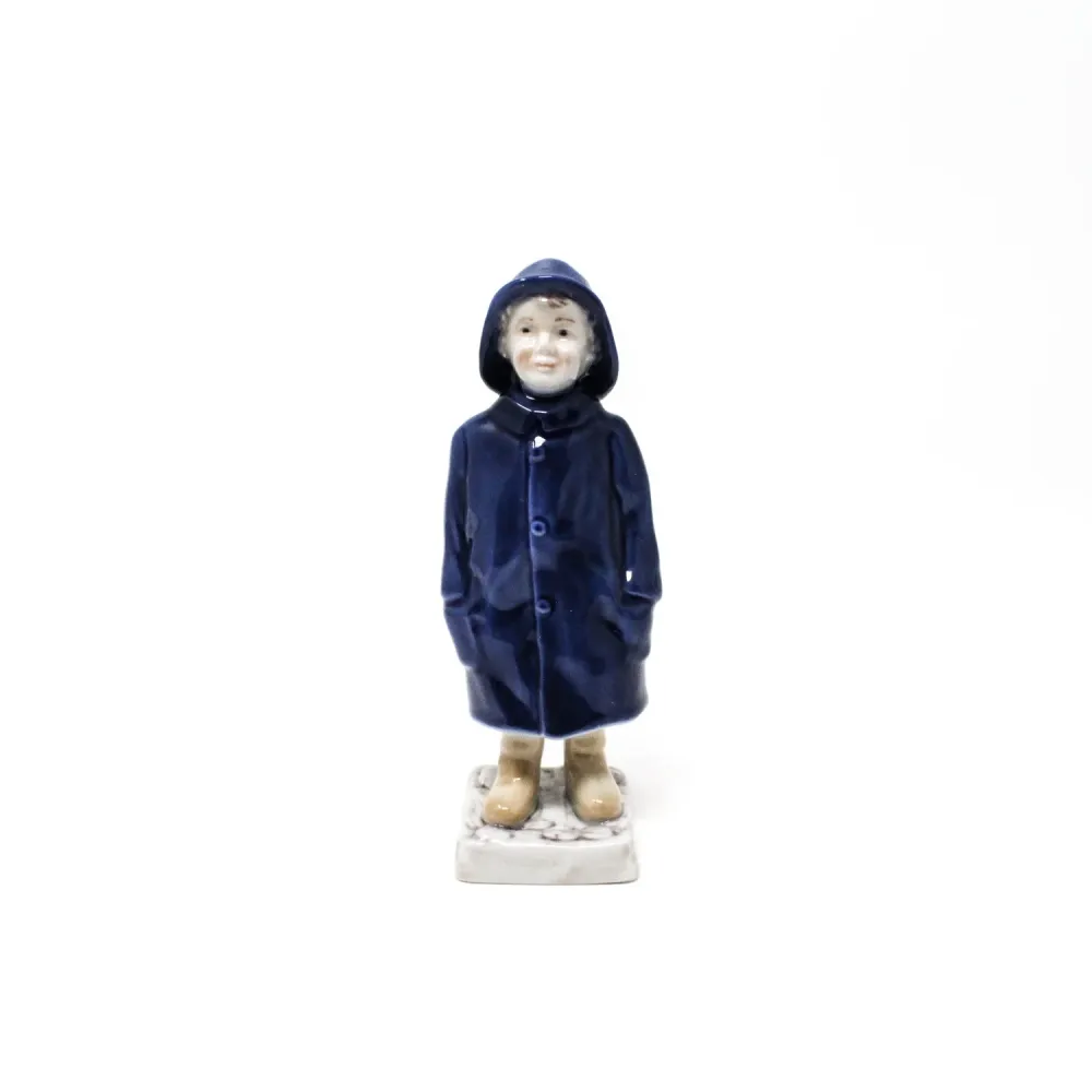 Statuina "Bimbo Con Impermeabile" Royal Copenhagen