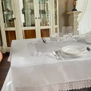 Tovaglia puro lino e pizzo macrame’
