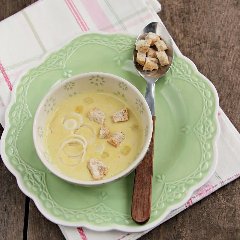 Zuppa di cipolle iperproteica