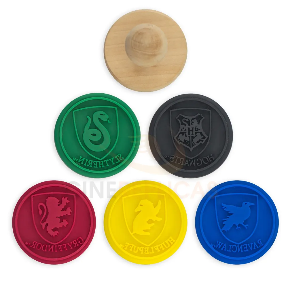 Set di 5 timbri per biscotti intercambiabili di Hogwarts Houses Cinereplicas EU