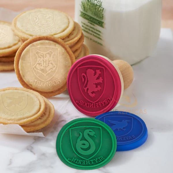 Set di 5 timbri per biscotti intercambiabili di Hogwarts Houses Cinereplicas EU