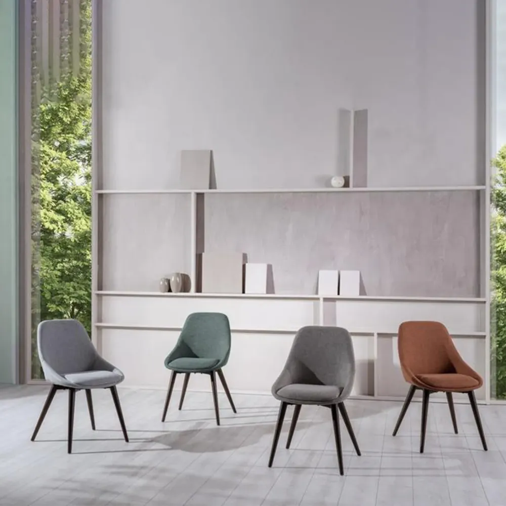 Set di sedie moderne da pranzo tessuto "Zaira" struttura legno cm 49x58 85h