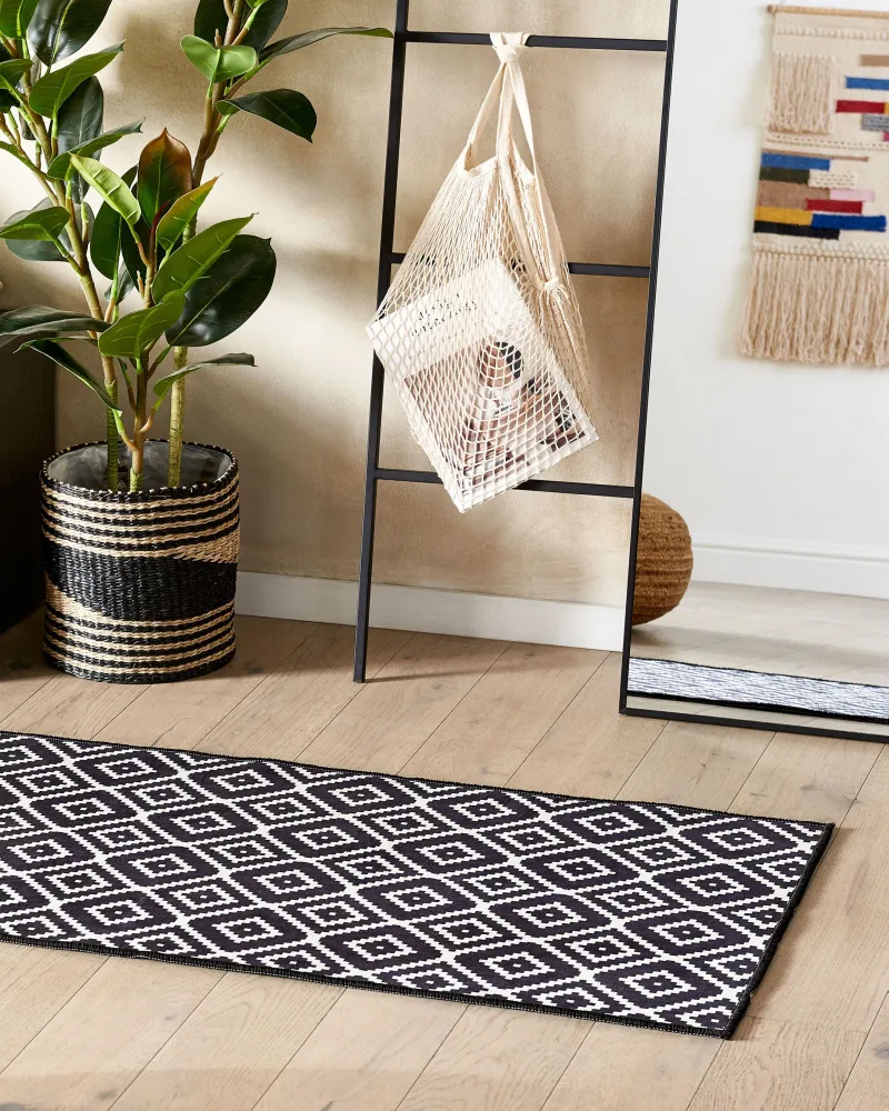 Runner Rug 60 x 200 cm Nero puro and White KARUNGAL con Ricamo Artigianale