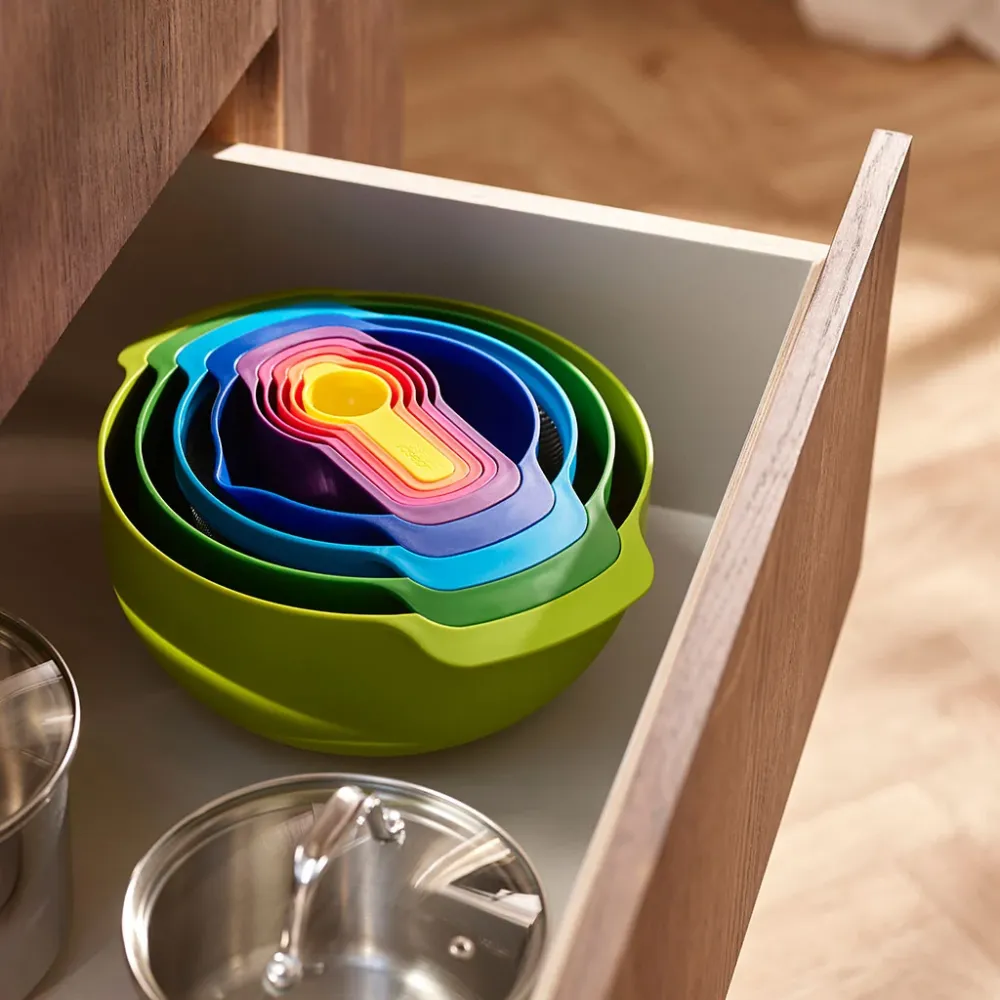 Set di 9 ciotole e misurini Nest Plus Joseph Joseph