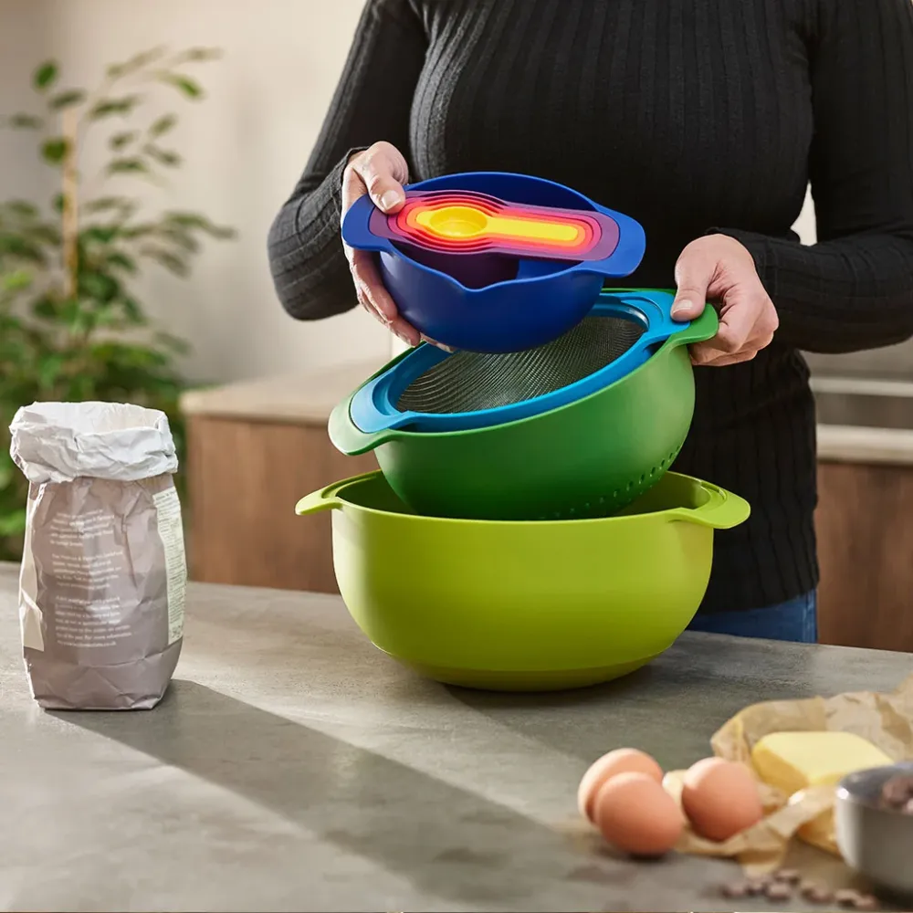 Set di 9 ciotole e misurini Nest Plus Joseph Joseph