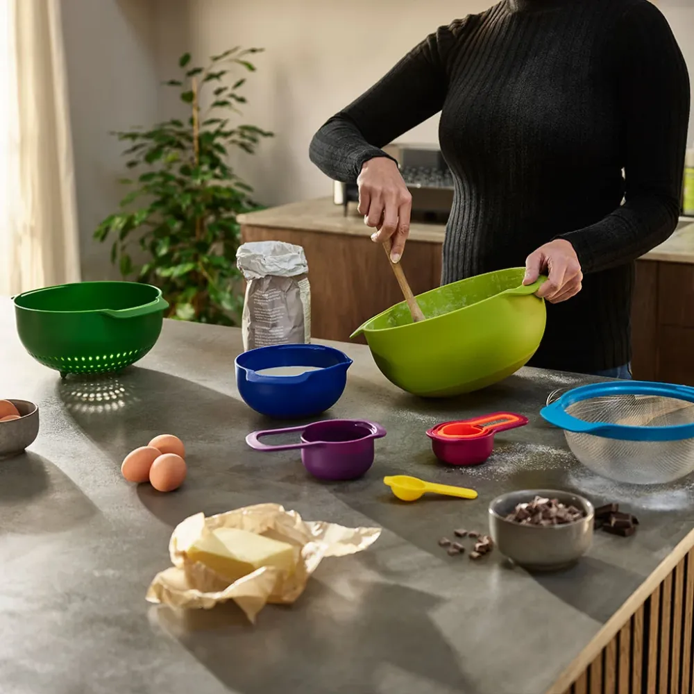 Set di 9 ciotole e misurini Nest Plus Joseph Joseph