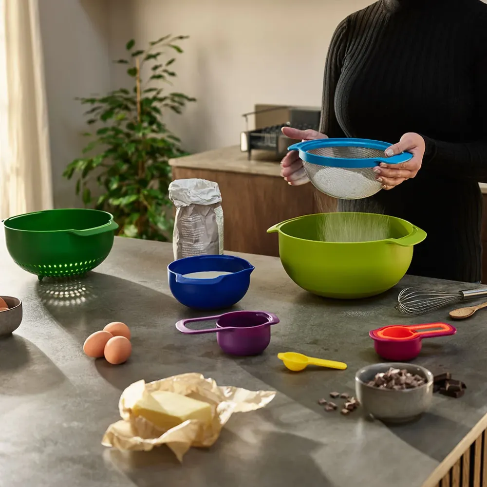 Set di 9 ciotole e misurini Nest Plus Joseph Joseph