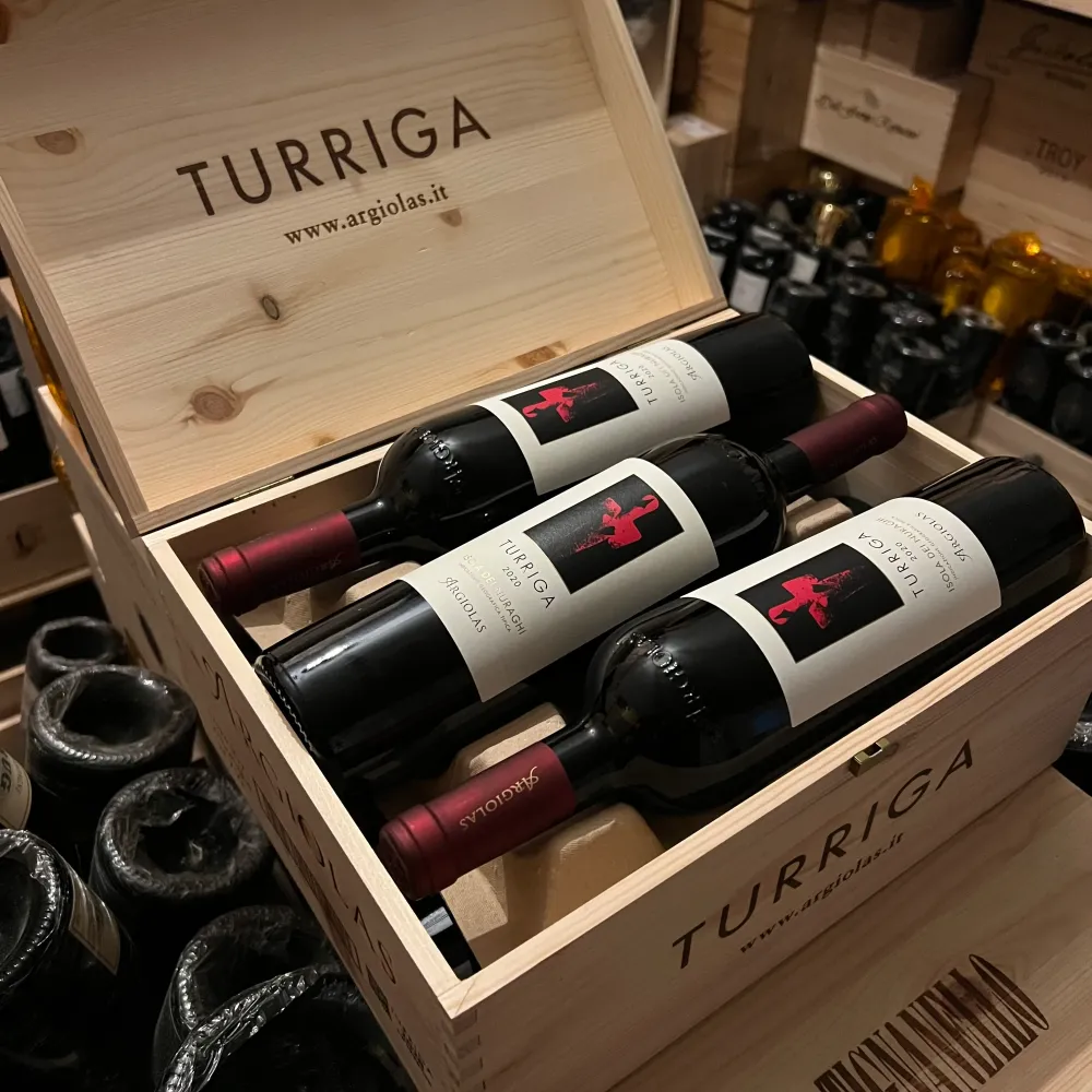Turriga 2020 Isola dei Nuraghi IGT Argiolas - Cassa Legno 6 Bottiglie