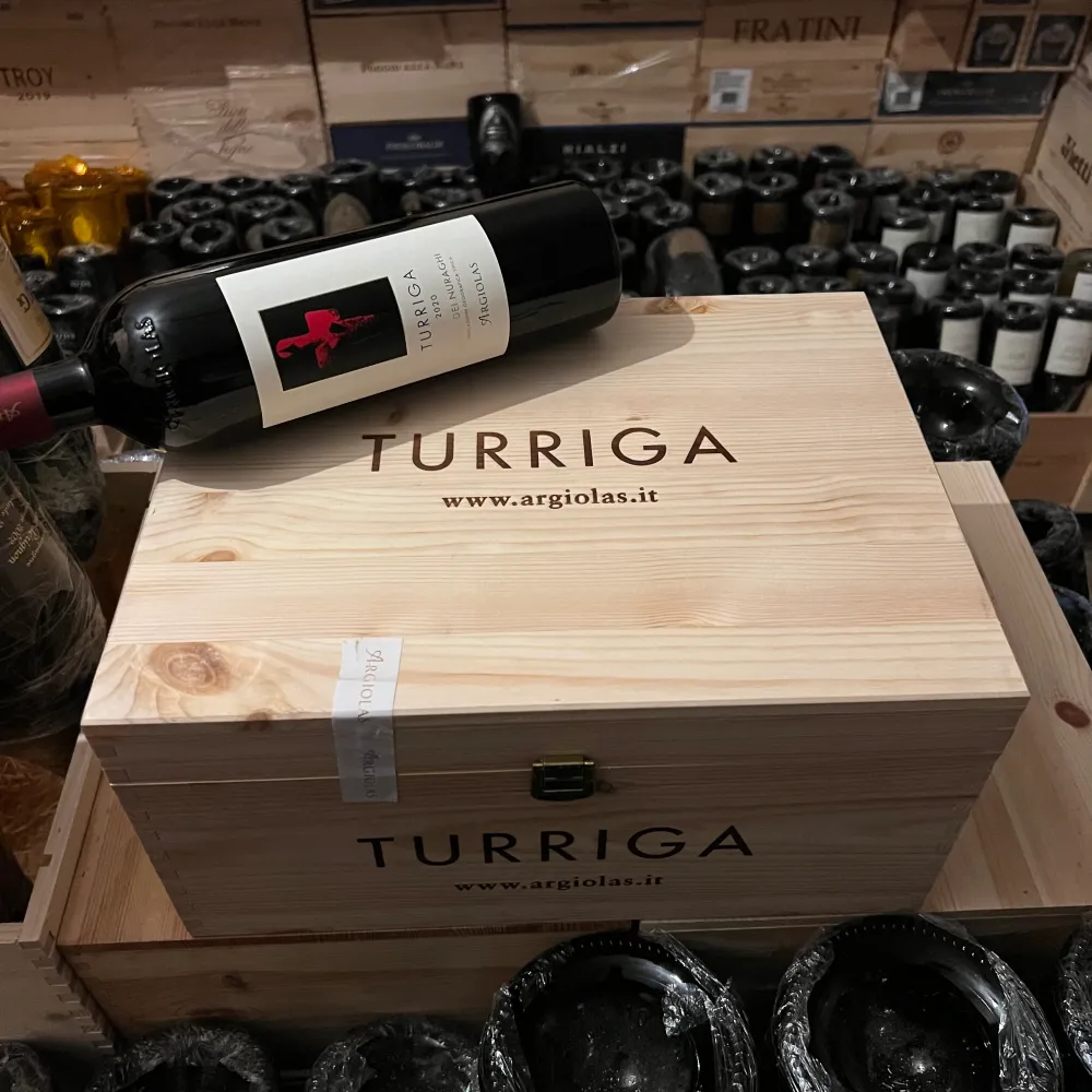 Turriga 2020 Isola dei Nuraghi IGT Argiolas - Cassa Legno 6 Bottiglie