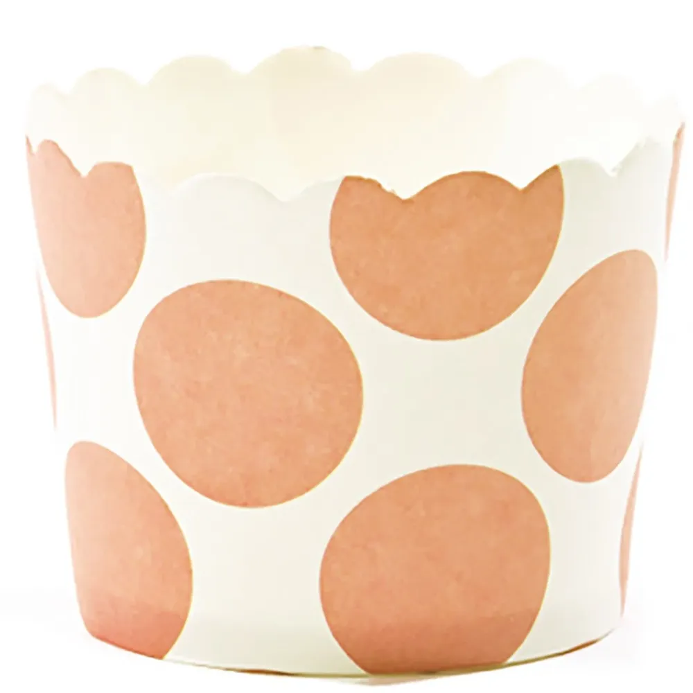 Taza blanca pequeñ al horno con melocotón de lunares
