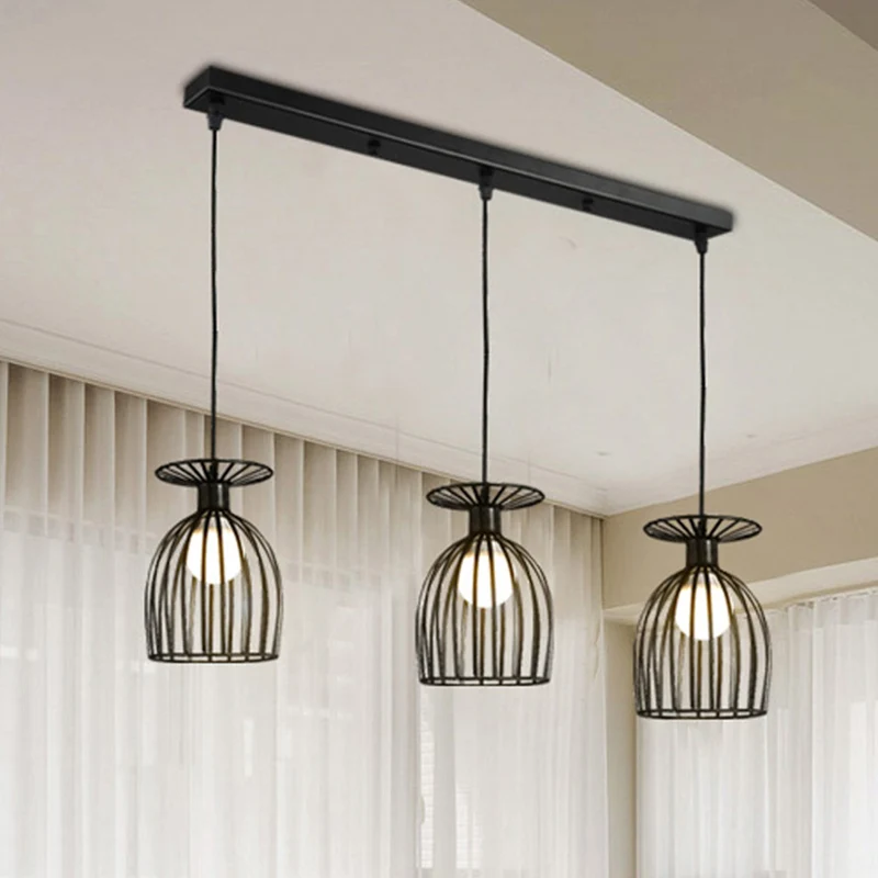 Lampada sospensione metallo per bicchiere di vino con paralume gabbia. Plafoniera industriale 3 luci per sala da pranzo bi...