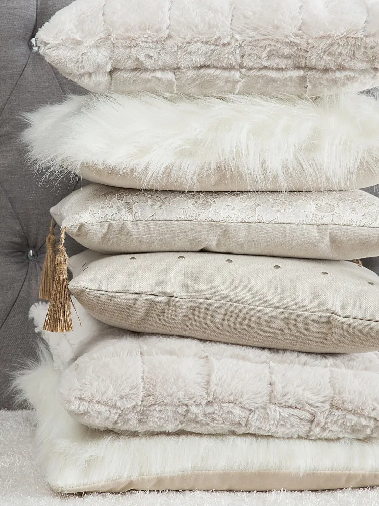 Set 2 Faux Fur Cushions 45 x 45 cm Panna DAISY