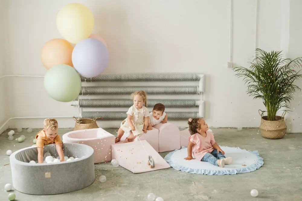 Set de juego rosa con bolas de billar perla, menta, babyblue y MeowBaby gris